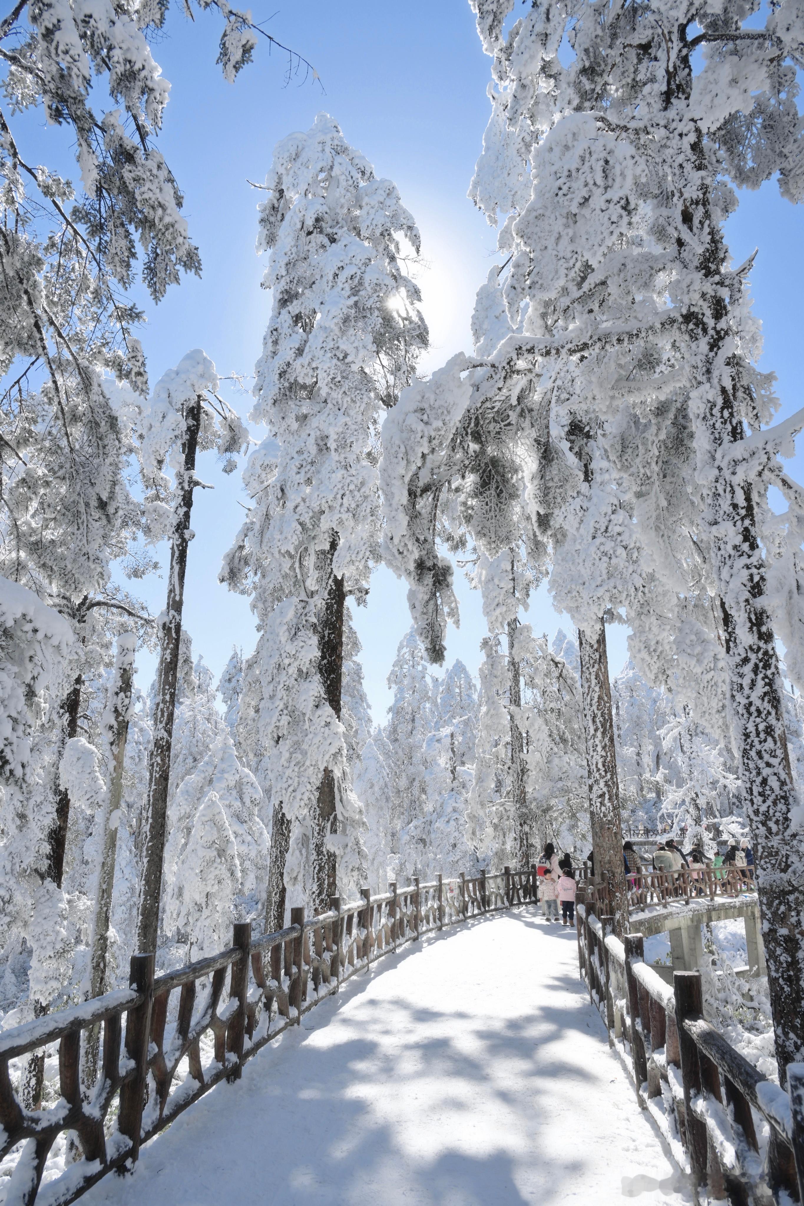 人间烟火不息，山河雪落满地～ 