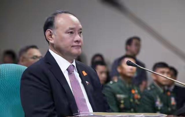 菲律宾防长这一招臭棋把自己逼入了绝境！ 中方宣布对菲律宾防长进行制裁，对他个人来