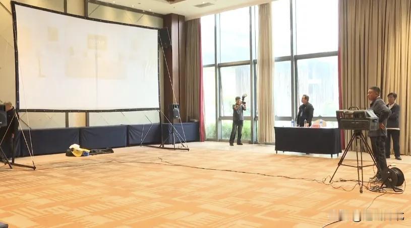 【比技能强服务 石家庄首届农村电影公益放映竞赛圆满落幕】近日，石家庄市首届农村电