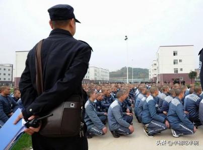 不知道你发现了没有，现在被判刑的，出狱后，并没有我们想象中的犯人的精种状态。特别