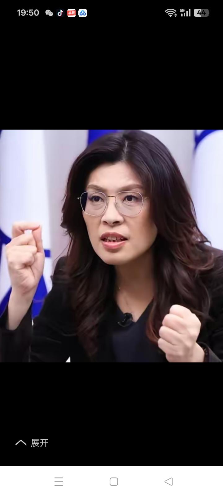 当初来大陆，
晃晃悠悠还以为迎来了统一女神。
最高规格的接待，
冯德莱恩都望尘莫