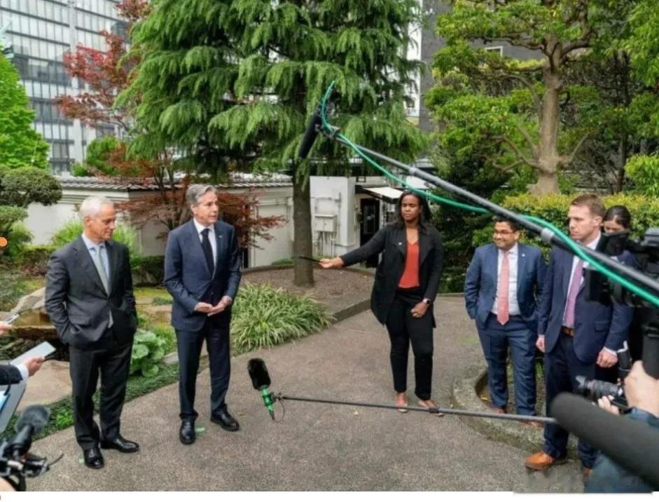 。

在日本参加G7外长会的美国国务卿布林肯受访时称，若想推进美中关系，中国须明