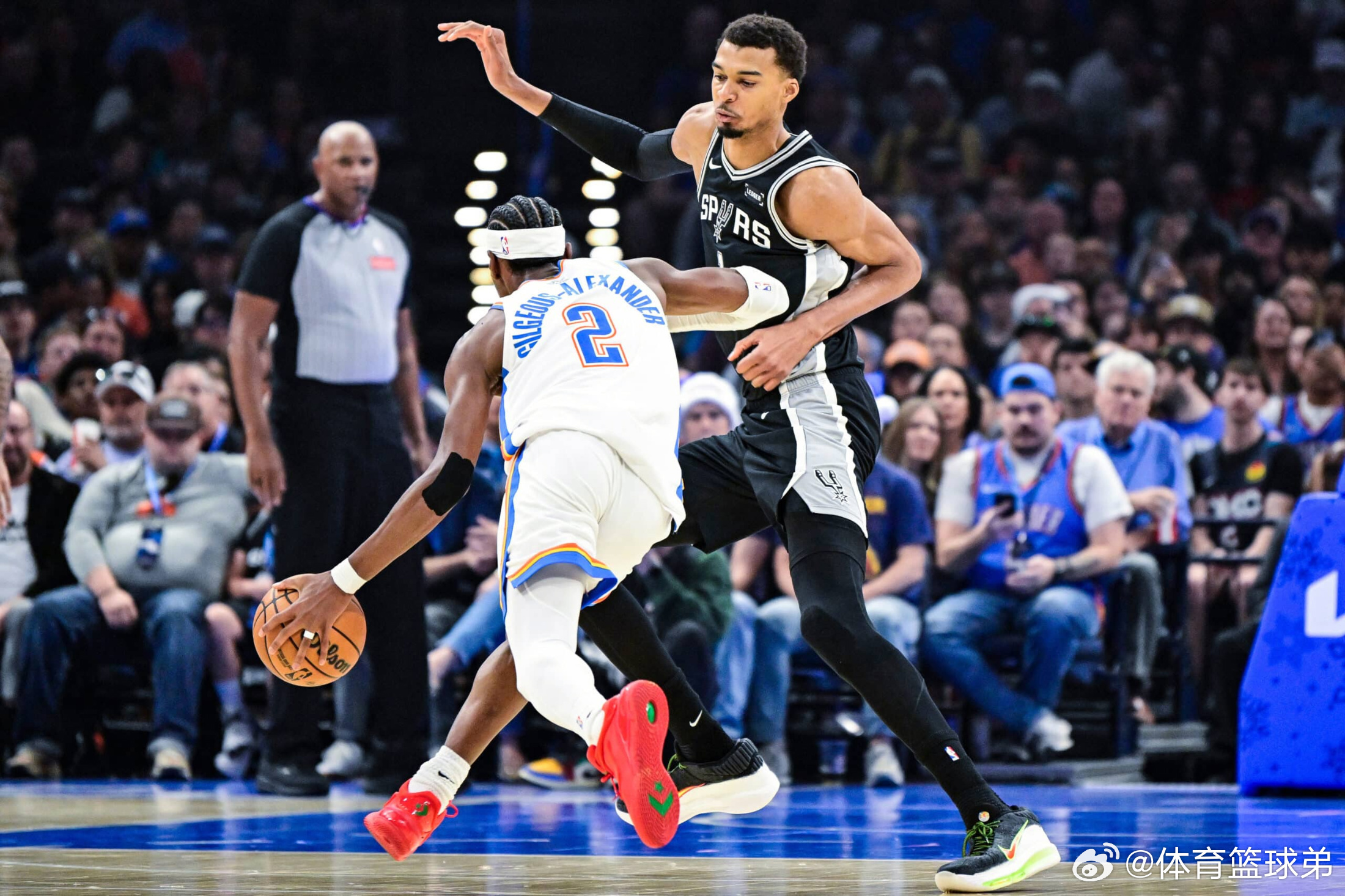 NBA新赛季的三场揭幕战曝光，在10月21号将有三场比赛正式开打，凌晨3:00：