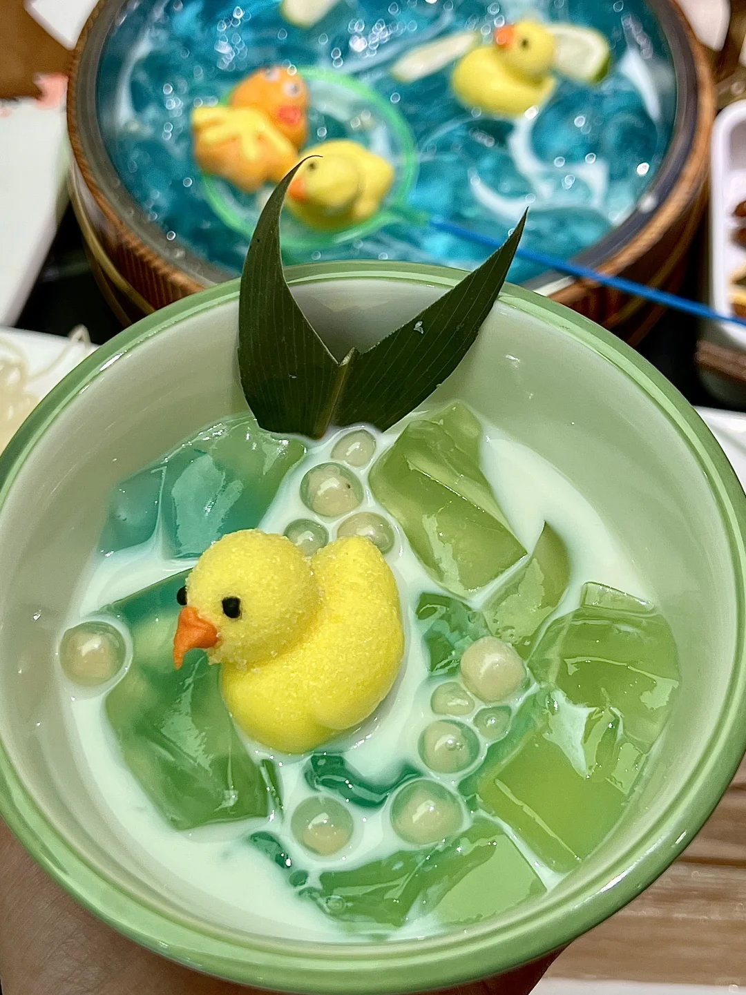 在苏州！免费吃到了梦幻泳池小黄鸭冰粉！！