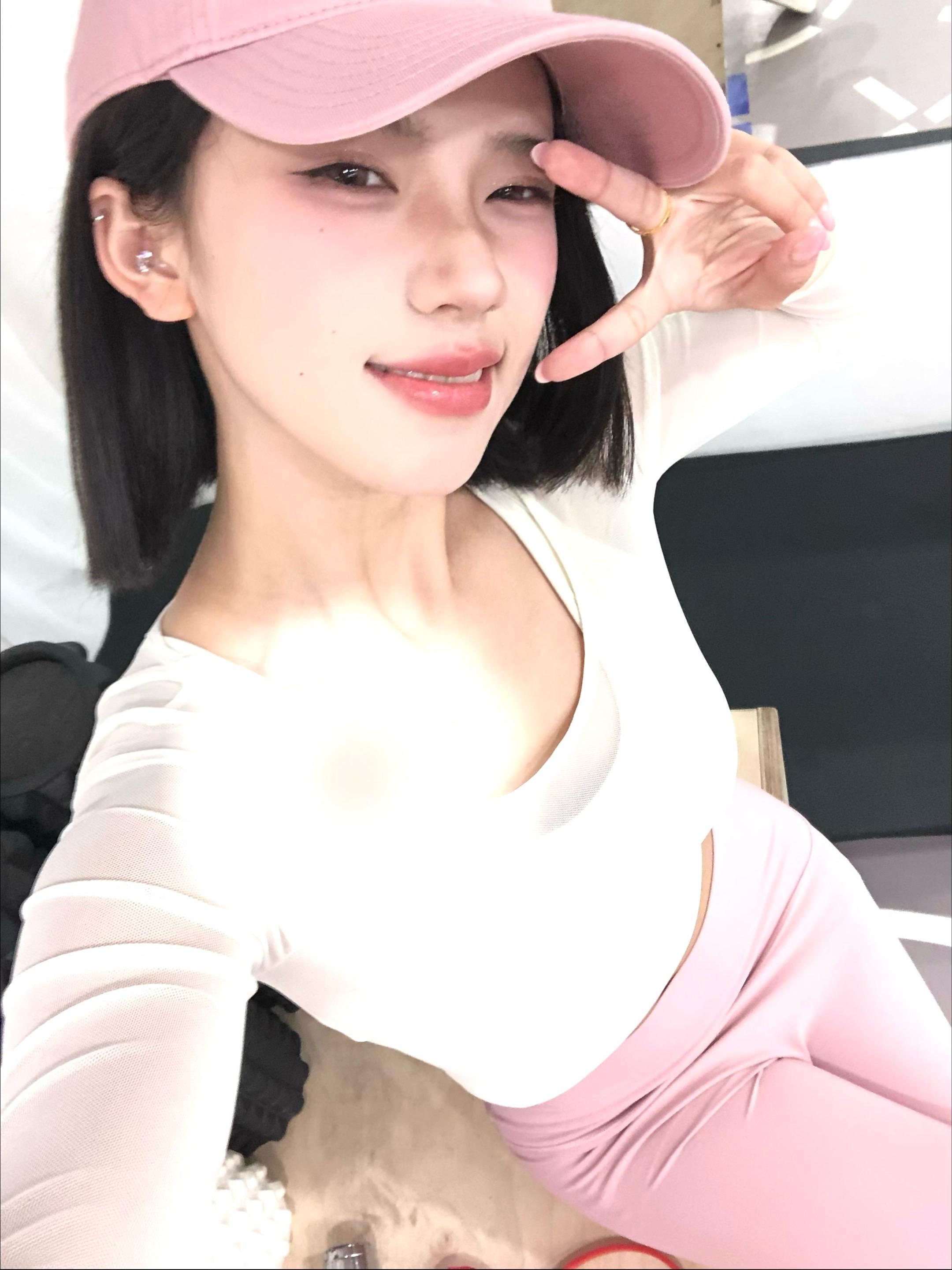 在健身房发现了甜妹！