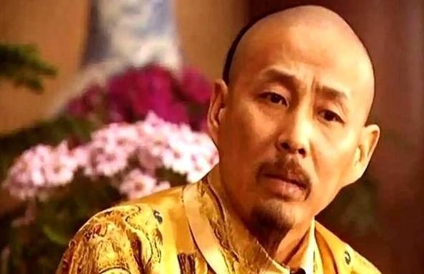 1701年，14岁的高氏被47岁康熙一连宠幸7天。这一晚，康熙又翻了她的绿头牌，