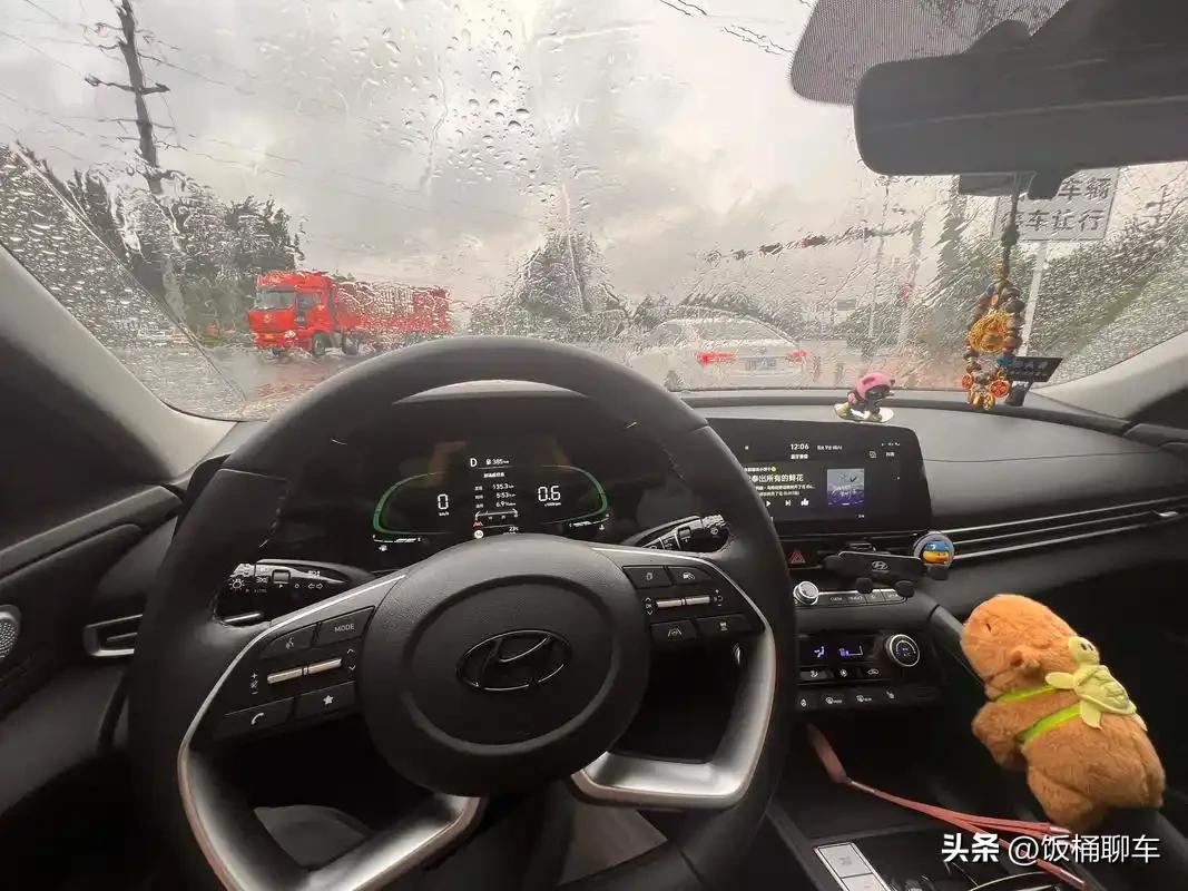 你们有没有发现？
平常加一箱油要几百块，保养一次也要几百块，油价哪怕只涨几毛钱，