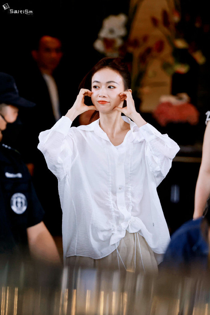 吴谨言真的是古希腊掌管饭撒的神！！吴谨言：不白来不白来！都不白来！！ ​​​