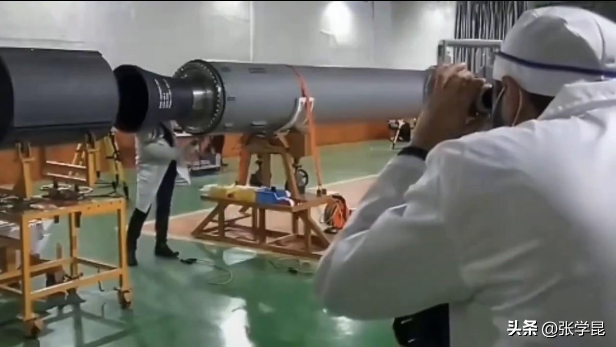 据伊朗官方媒体今天报道，伊朗公开地下导弹生产线回应美以“库存枯竭”论：边打边产，