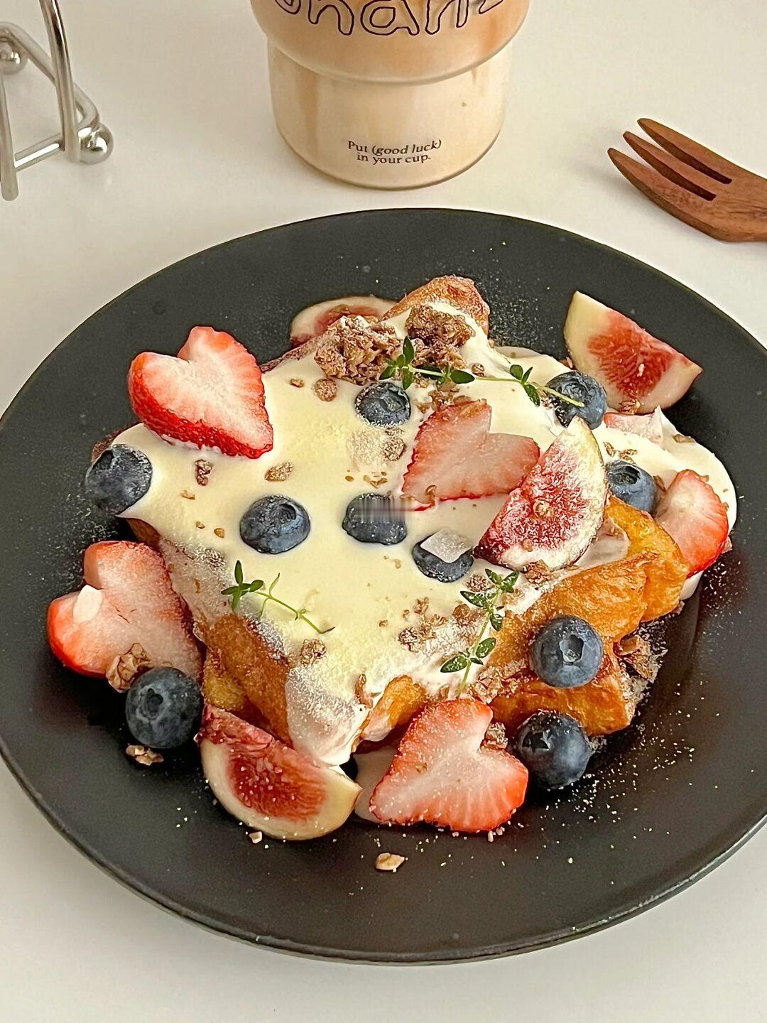 高颜值brunch｜草莓🍓奶油法式吐司🍞