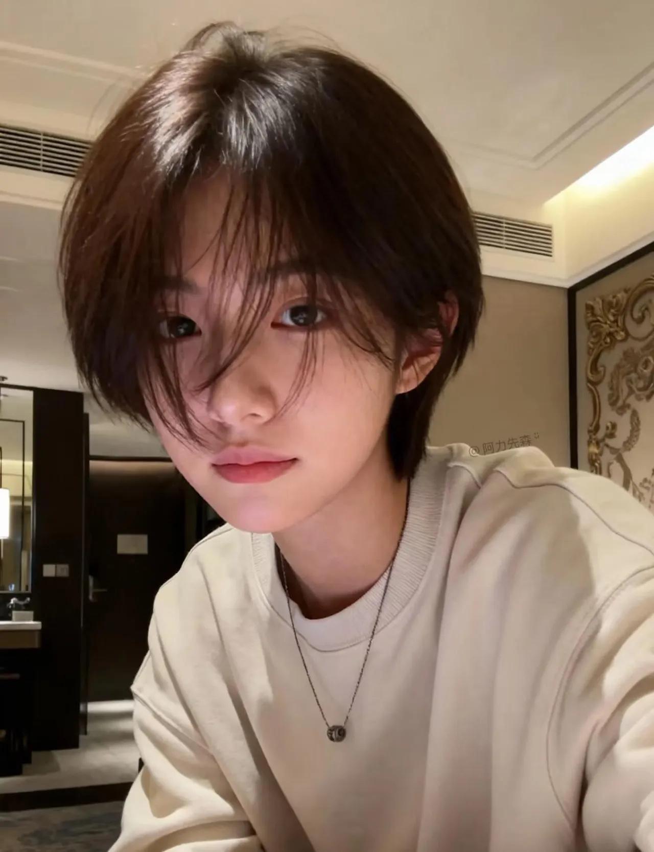 开心就笑 不开心就过一会儿再笑