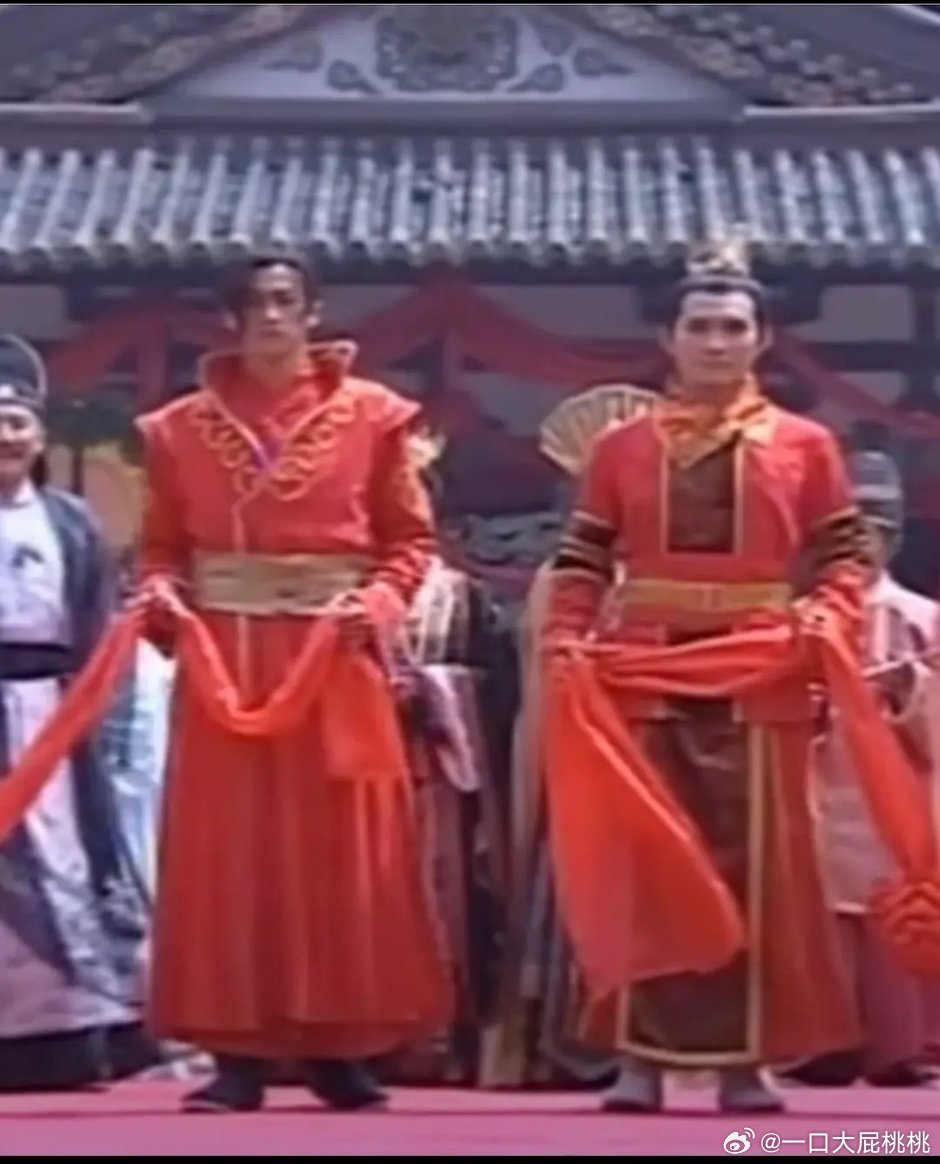 何润东眼压了天涯四美严宽