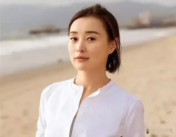 唐嫣已婚
马伊琍离异
吴越未婚
辛芷蕾未婚
看过《繁华》后
还是觉得51岁，未婚