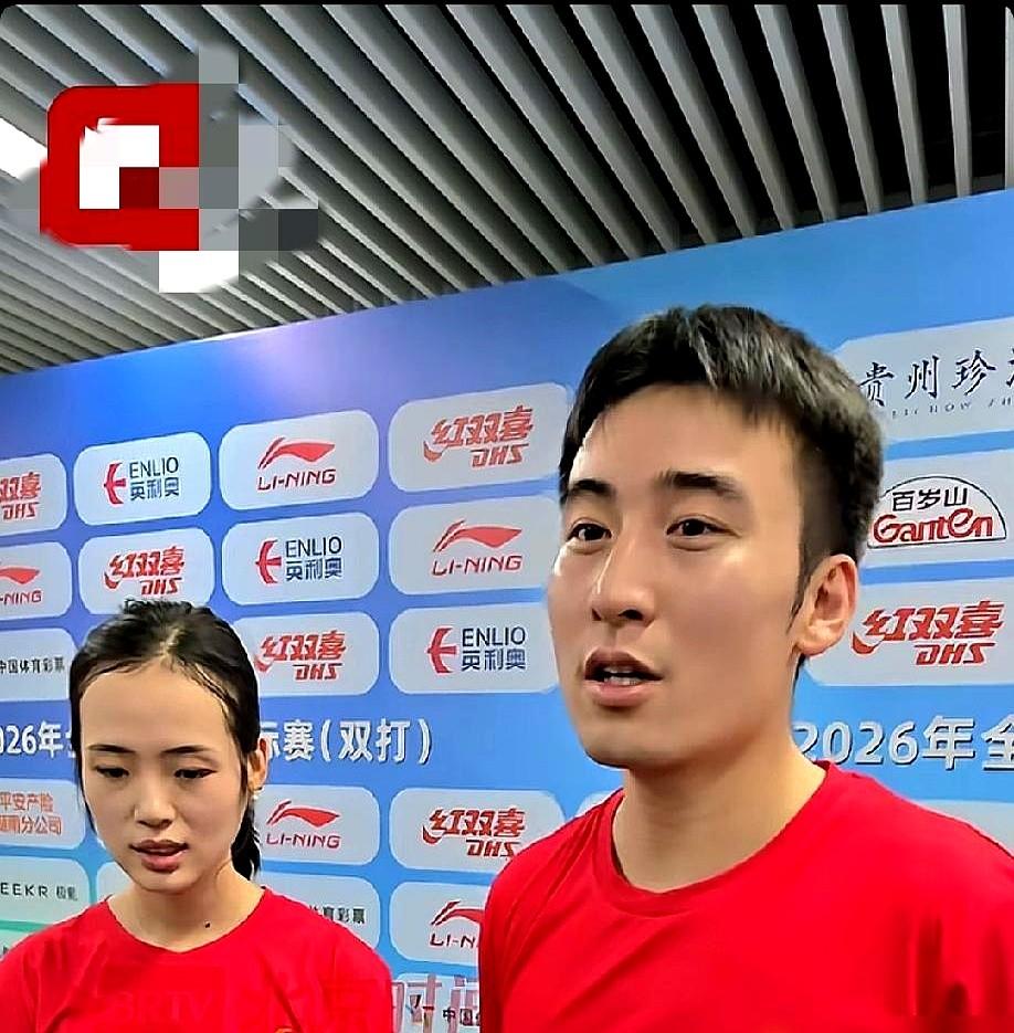 讲真，看到牛冠凯妻子产后虚弱，还去全锦赛现场支持他，心里真不是滋味。

作为生过