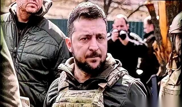 他一句话，直接把牌桌给掀了。
普京就那么站在一堆将军面前，云淡风轻地说，我们现在