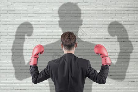 你不优秀靠谁都没用，对不对这世上最靠谱的靠山，从来不是别人的援手，而是自己手里的