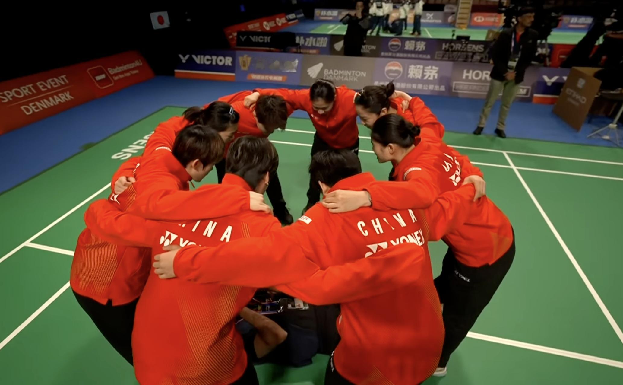 1号场地尤杯 1/4赛：中国🇨🇳 vs 🇲🇾马来西亚，比赛马上开始！巅峰