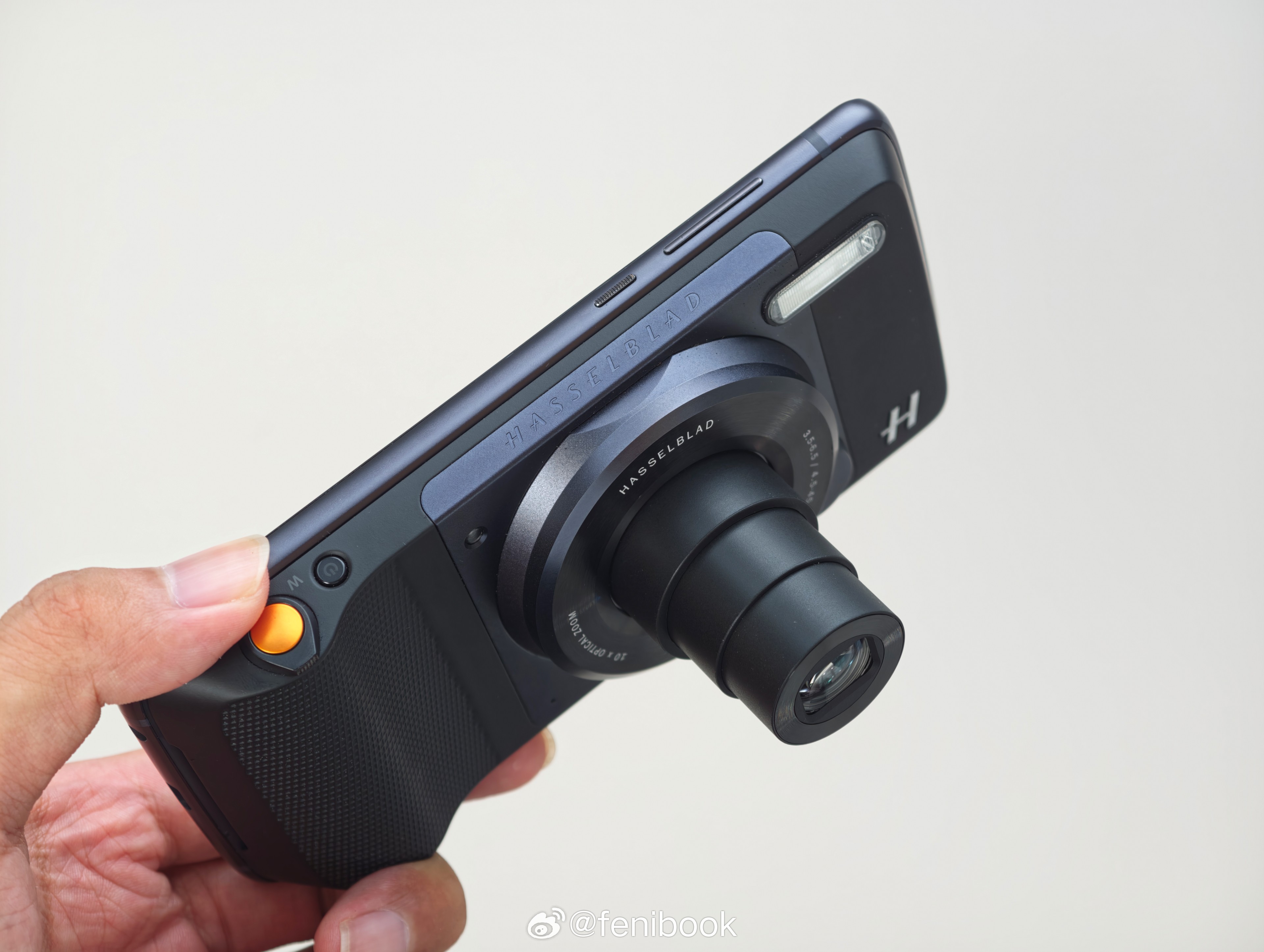 你们618都买了什么？有买新手机吗？我今年618好像没买啥，就买了个MOTO Z
