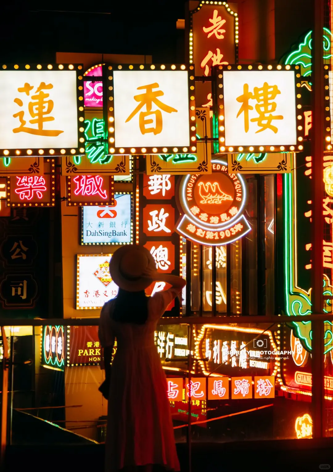 不在香港在上海！这个港风商场太适合拍照啦