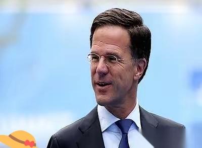 好家伙，一觉醒来，我们成“反派天团”了。

北约如此刻意塑造“敌人”形象，不过是