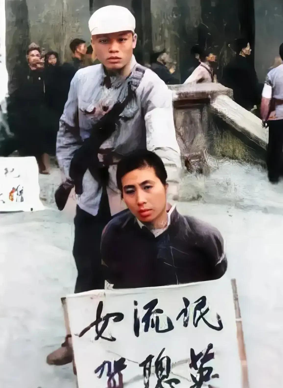 1967年，山东青岛，“女流氓”贺聪英在公审大会上被宣判死刑，在听到这一声宣判后