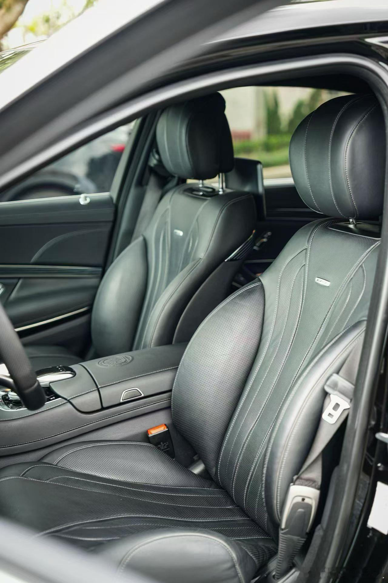 18年W222后期款AMG S63，5.9万公里，原车黑内 ​​​