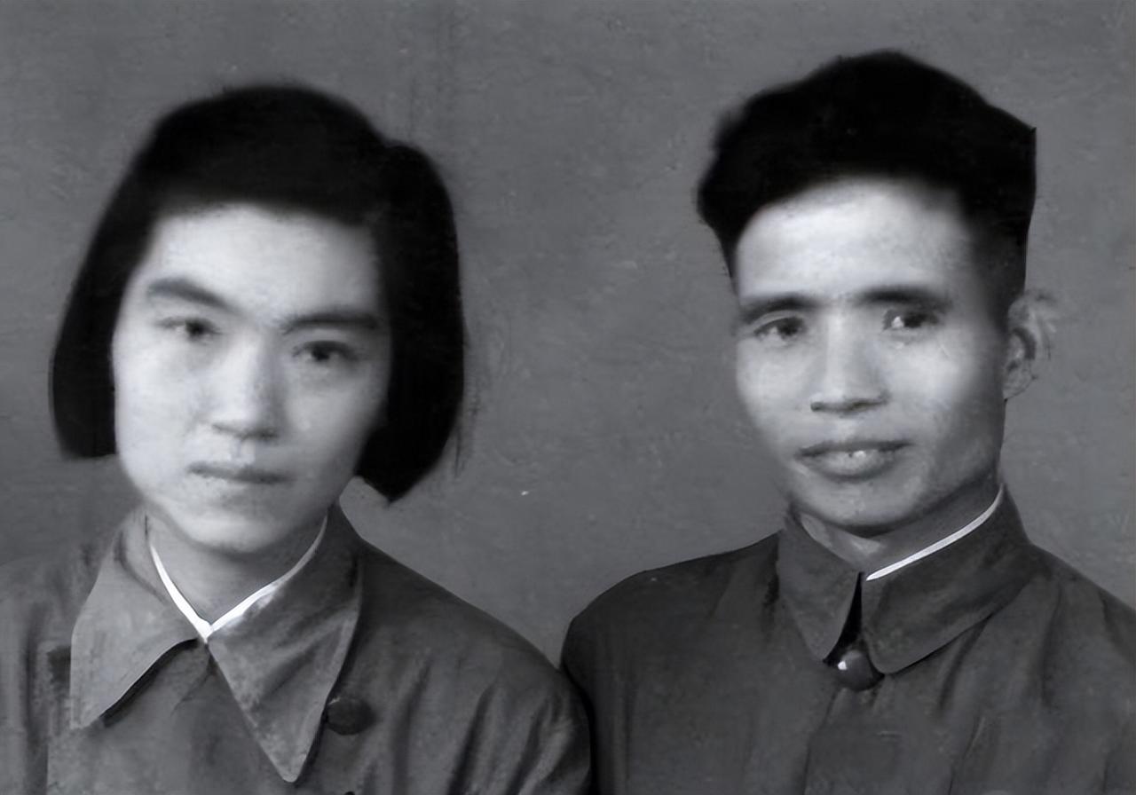 1950年，一男子前往北京出差，竟顺道探望毛主席，妻子直呼不信，男子笑道：“别看