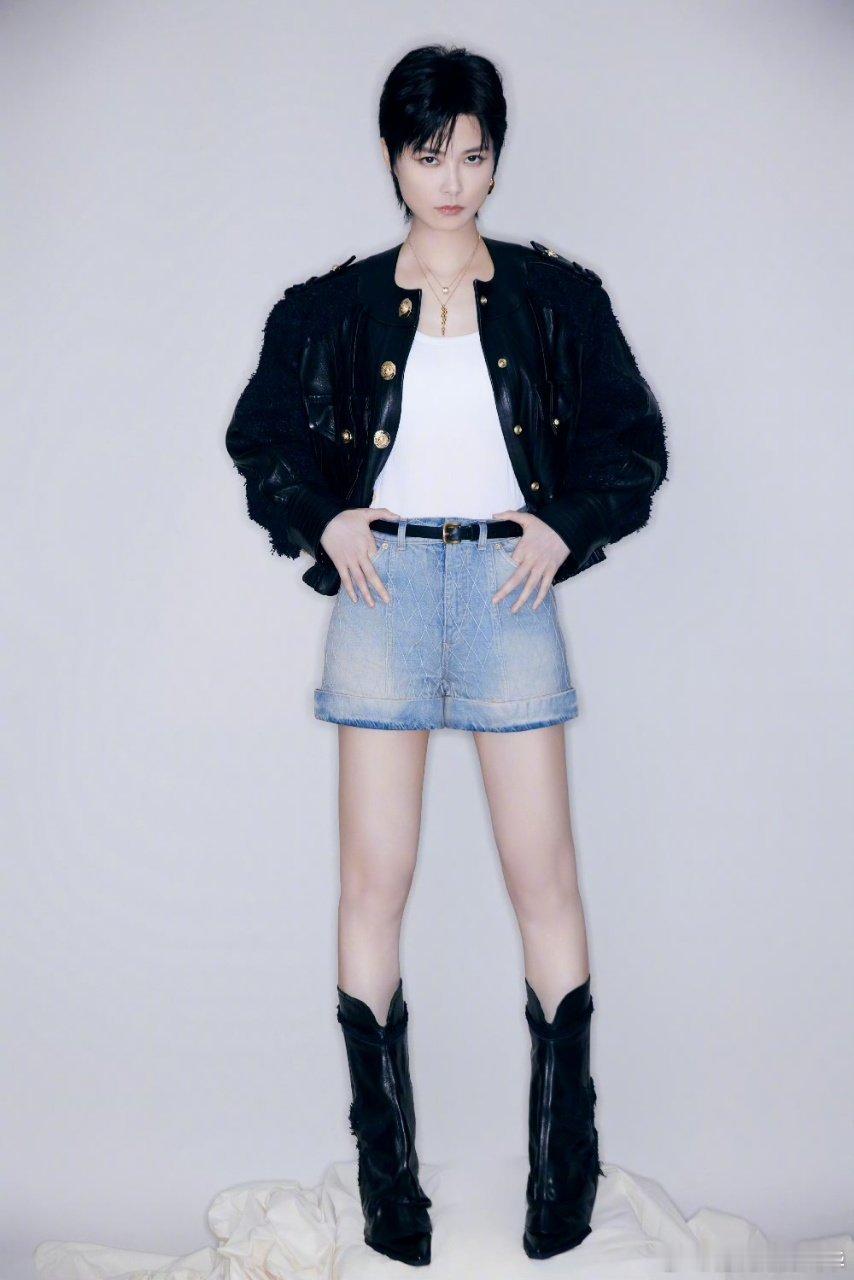 我们以后就听李宇春这种的了 《冬泳》太绝了！李宇春不用华丽辞藻，却把女生的挣扎与