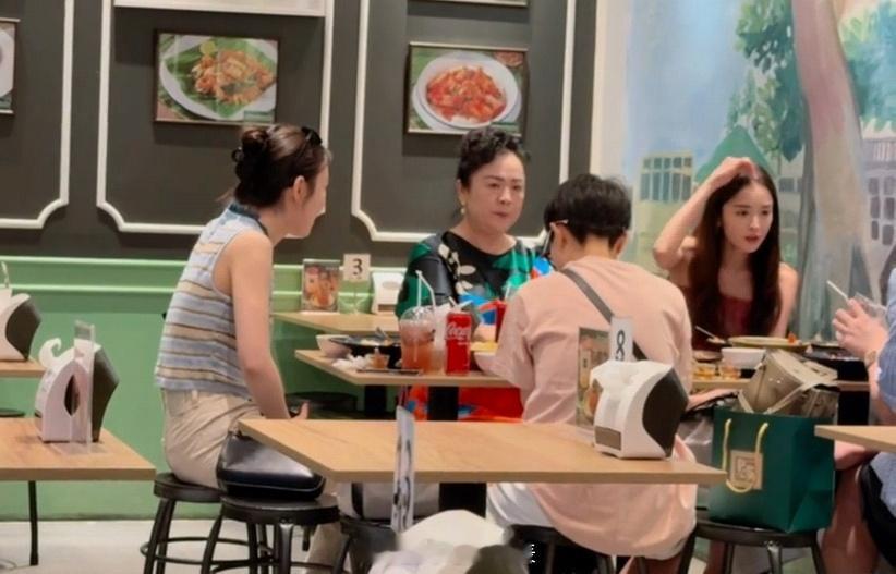 娜扎与妈妈泰国度假  好美 