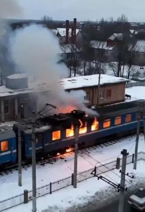 普京确实很给特朗普面子，答应了特朗普的要求。

也就是说一周内避免对基辅发动打击