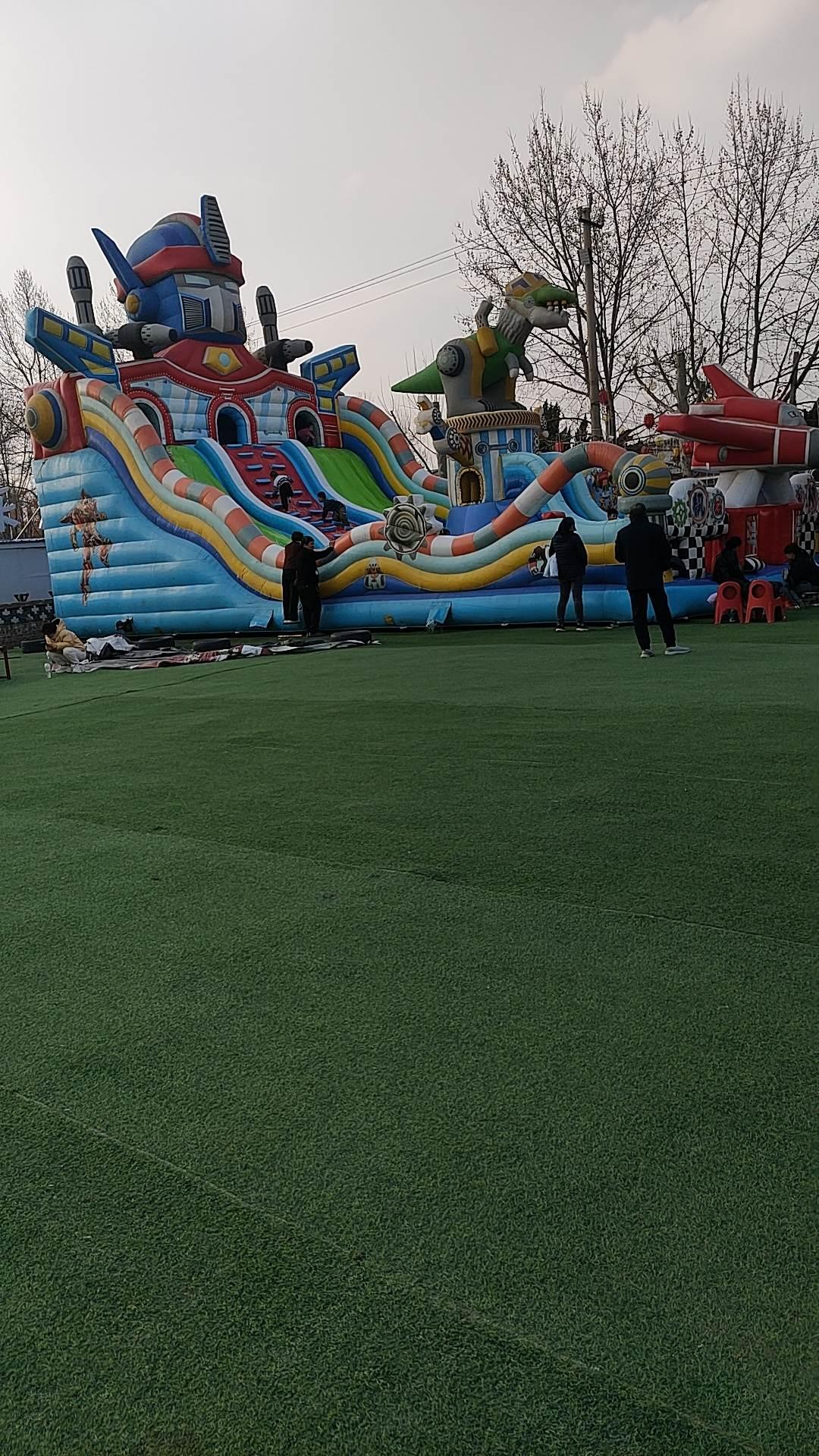 昨天是正月十五元宵节，你去猜灯谜了吗？？？我去附近的元宵节晚会逛了逛，猜灯谜可是