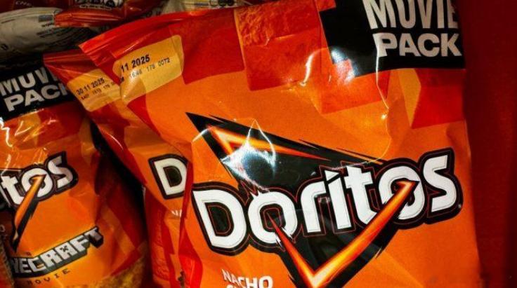 【美国人工智能系统竟然“瞎判断”！误认薯片为枪，少年遭警察围堵】想象一下，一个1