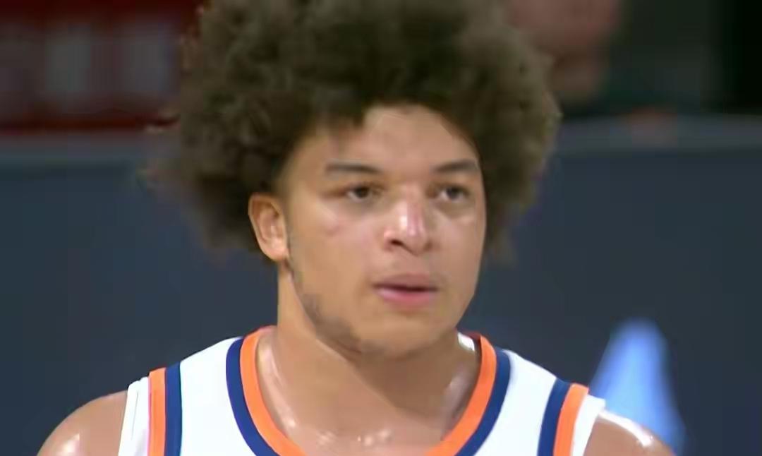 说深圳队爆冷！还不如说深圳队是支黑马！
深圳队上一场拿下北京三巨头（周琦，曾凡博