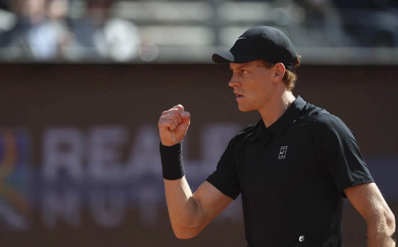 ATP1000罗马大师赛🎾半决赛:头号种子意大利🇮🇹选手辛纳6比2、5比7