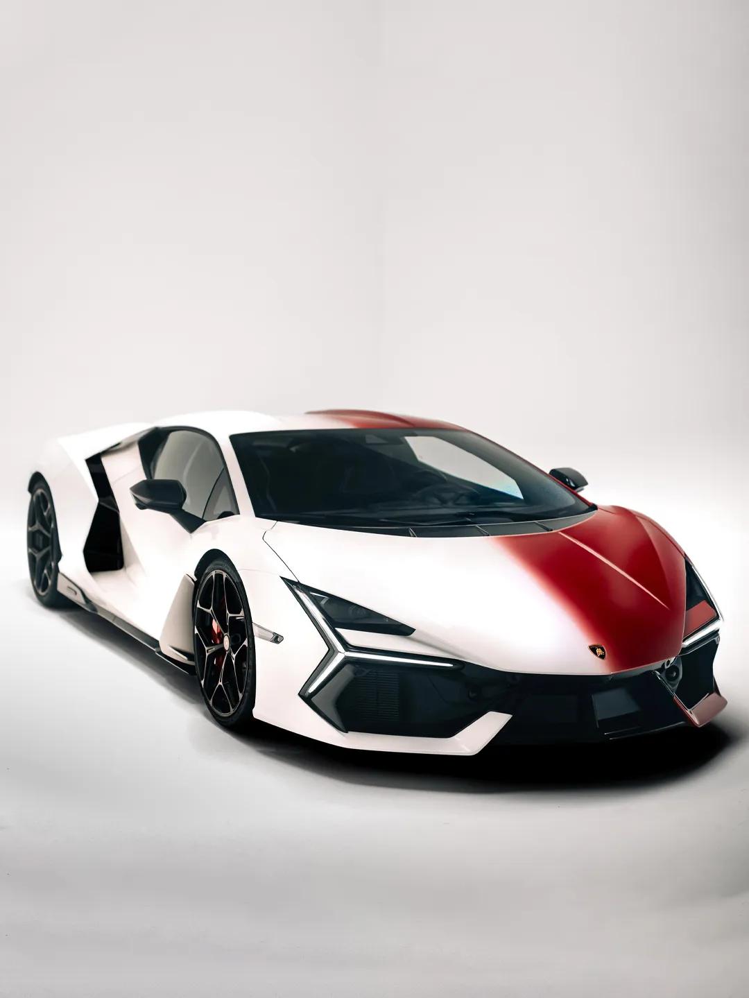 最近，兰博基尼通过Ad Personam Studio发布2026款Revuel