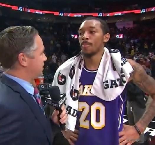 一战成名！雷迪克赛后大赞史密斯，直言这场比赛，史密斯的表现堪称完美！

史密斯得