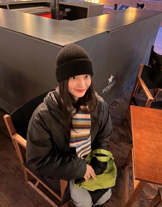 金宇彬申敏儿蜜月照金宇彬镜头下的申敏儿 25日，申敏儿在ins晒出金宇彬在西班牙