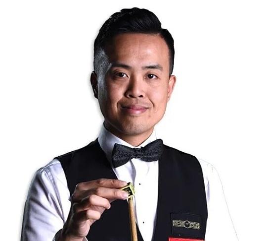 中国最早的五名斯诺克职业球员!
中国第一位职业球员是香港的傅家俊，1997年世界