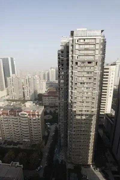 陕西某小区突发爆炸，社区紧急应对

近日，陕西省某居民小区内发生一起突发爆炸事件