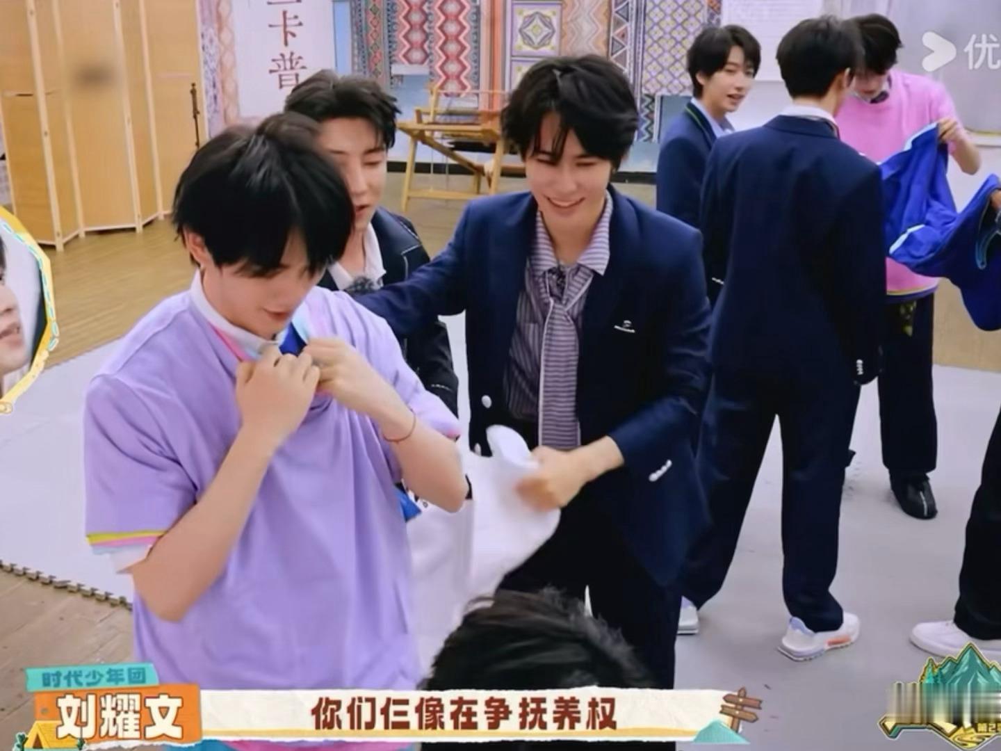 刘要闻这个嘴我真服了，他说这像三个人在争抚养权 