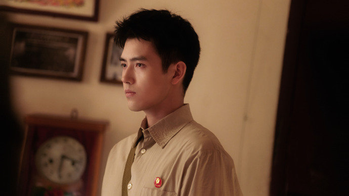 陈飞宇方穆扬V指破9网双爆的纯真年代的爱情 陈飞宇方穆扬V指破9，恭喜陈飞宇第三