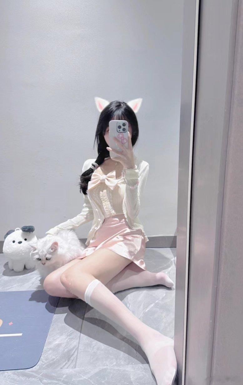 还没睡的都在干嘛[羞嗒嗒] ​​​