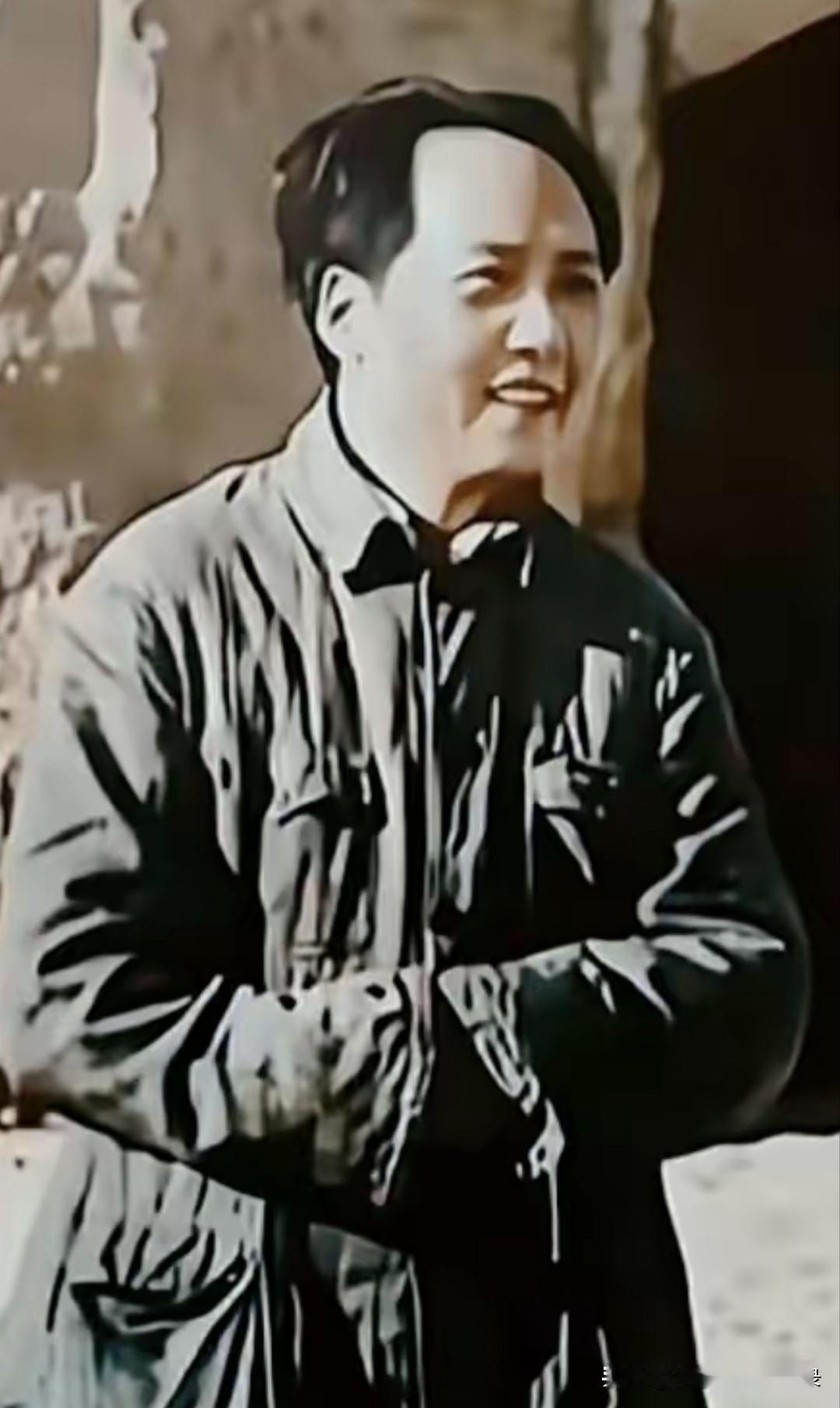 他老人家追求的是一个人人平等的社会主义国家 ，毛主席万岁！
毛主席追求的不是改朝