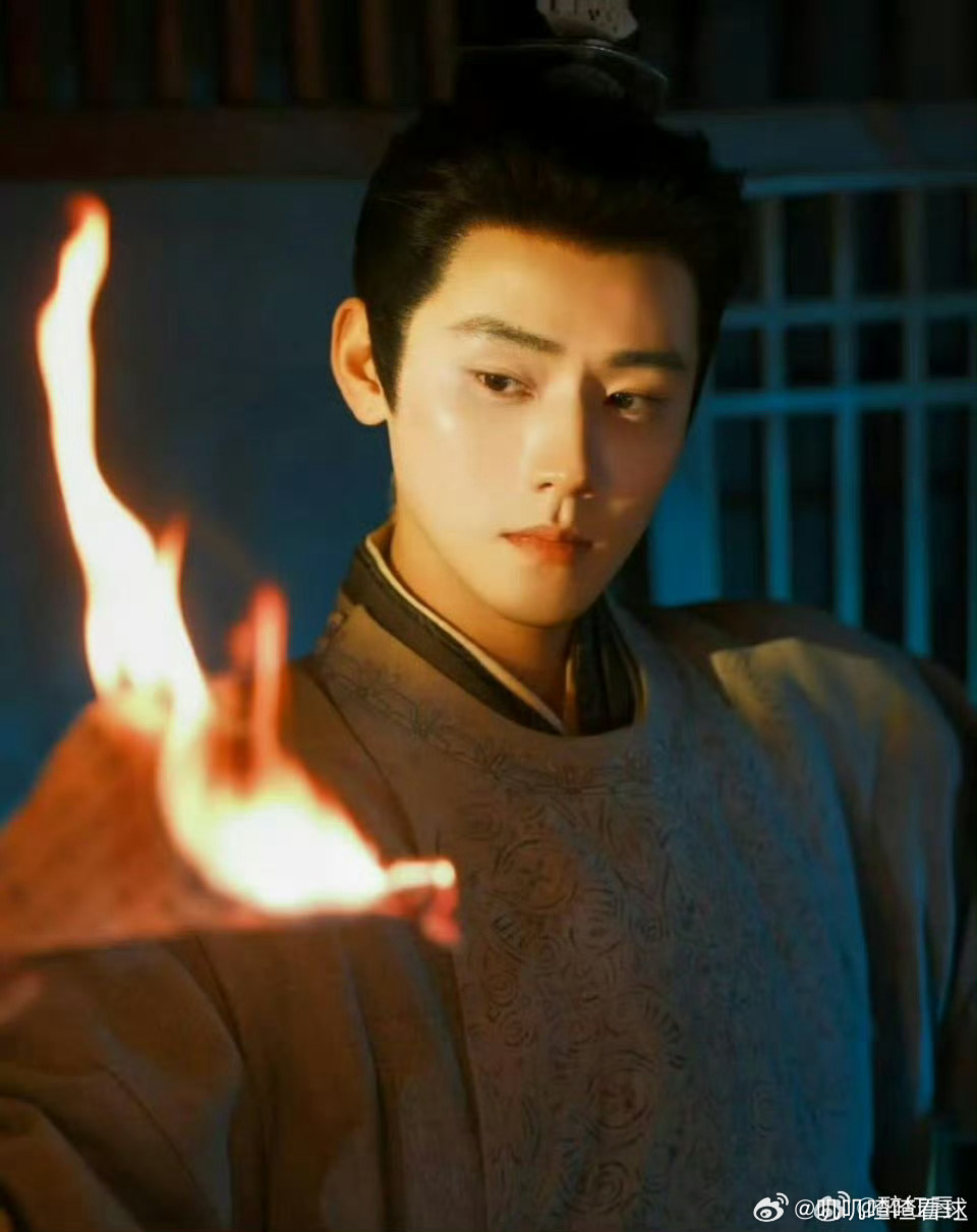 心疼我的李怀安任豪这个李怀安权威到顶了本想闲云野鹤度一生，却被命运套上层层枷锁。