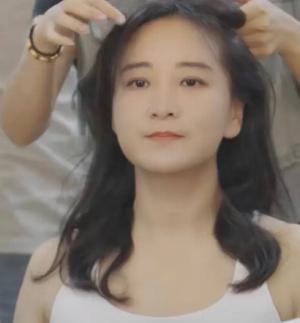 妹妹们瘦不瘦骨身材是真理啊！
话说回来，咱们来看看这位走过弯路的贾玲小姐姐如今过