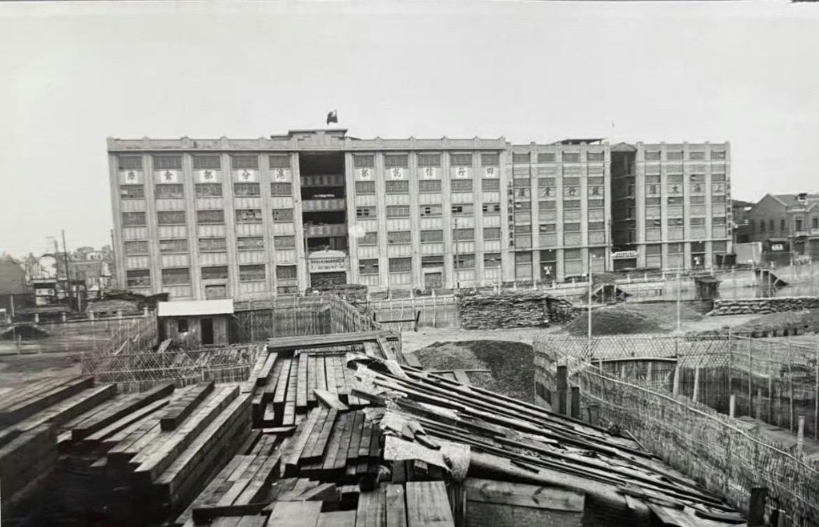 1937年，淞沪会战期间的上海四行仓库，1937年10月26日，国民革命军第88