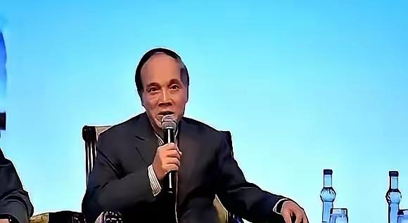 越南历史学者阮文海在河内大学的一场论坛抛出一句话，“虽然我不喜欢中国，但不得不承