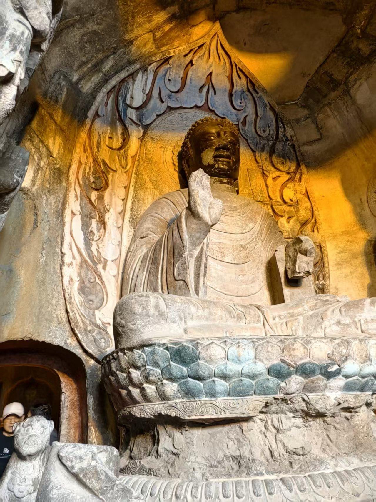 春日生活打卡季邯郸响堂山石窟开凿于北齐，和龙门石窟云岗石窟一样，是国内三大皇家石