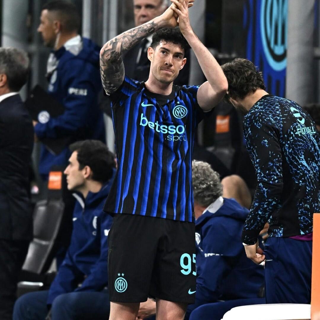 巴斯托尼非常接近巴萨！
根据意媒《米兰体育报》的爆料，巴萨想购买国米的巴斯托尼，