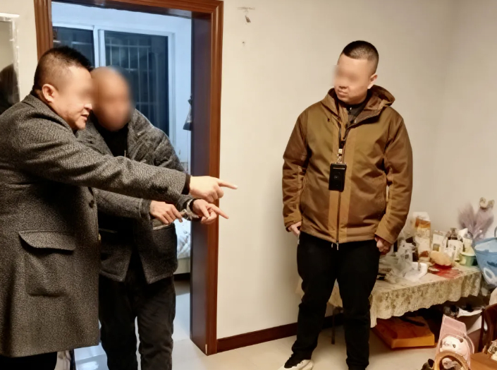 #凶手逃亡23年后成富商终落网#【20岁女子被残忍杀害，凶手23年后被抓时已成当